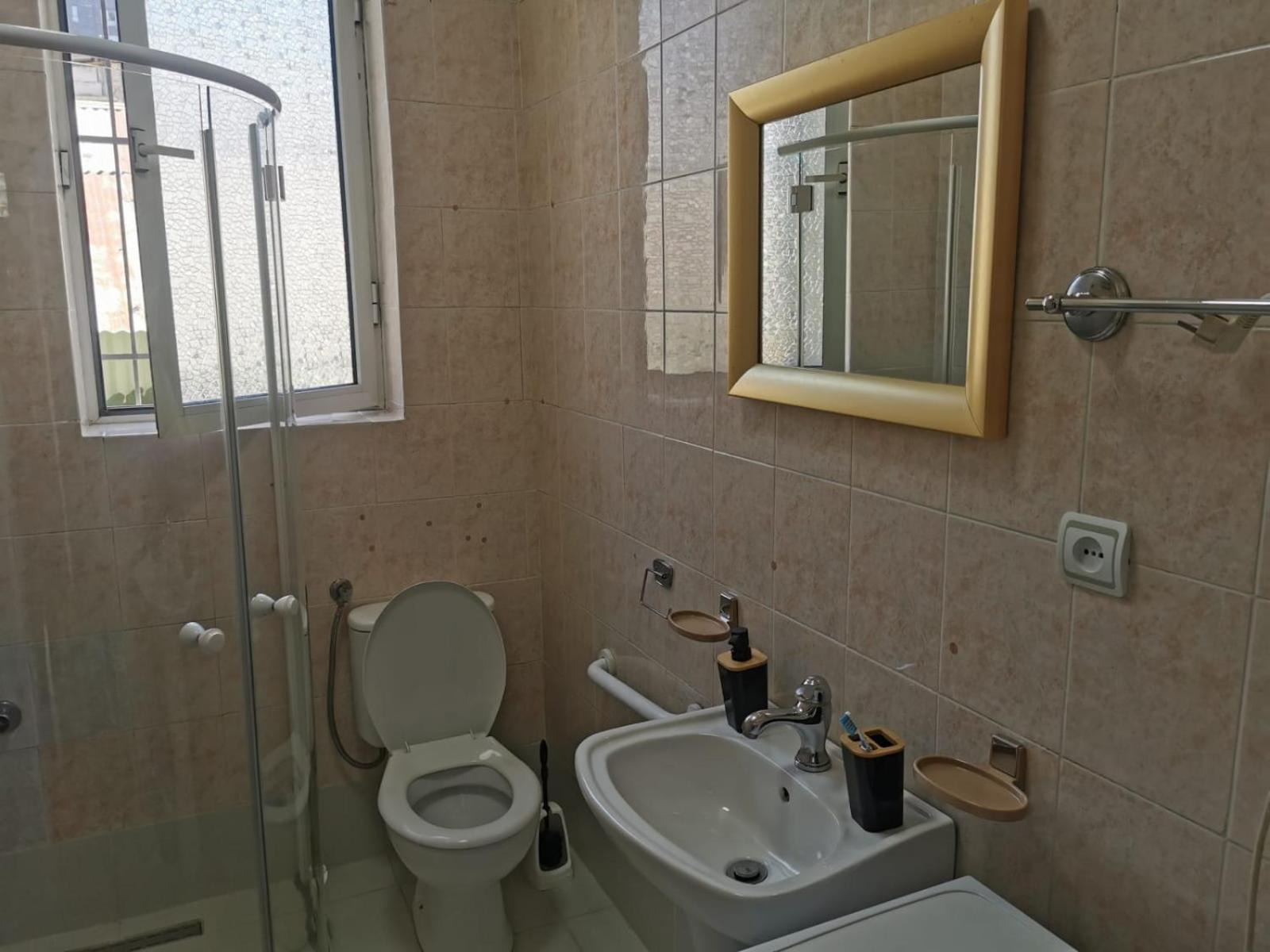 Gm Tirana Hostel מראה חיצוני תמונה