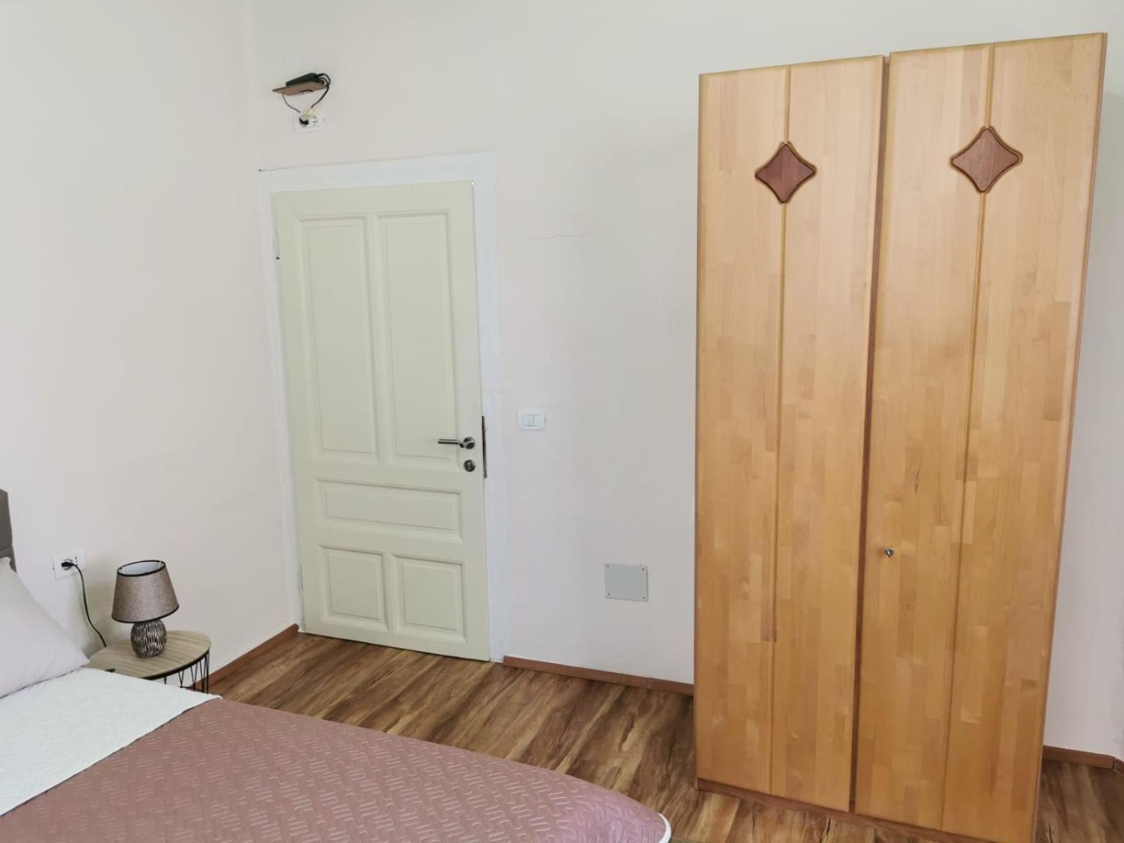 Gm Tirana Hostel מראה חיצוני תמונה